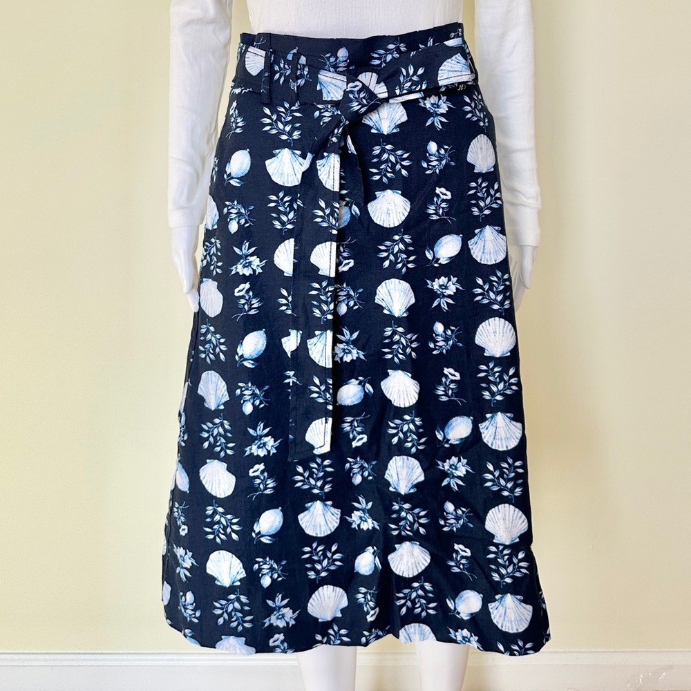 Brand New Ann Taylor button skirt